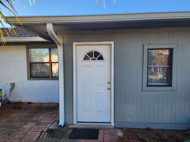 6568 Harbour Blvd — Photo 3