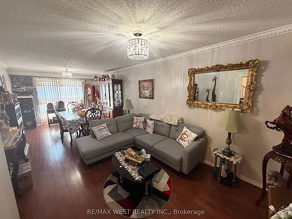 5th image of 87 Athabaska Rd