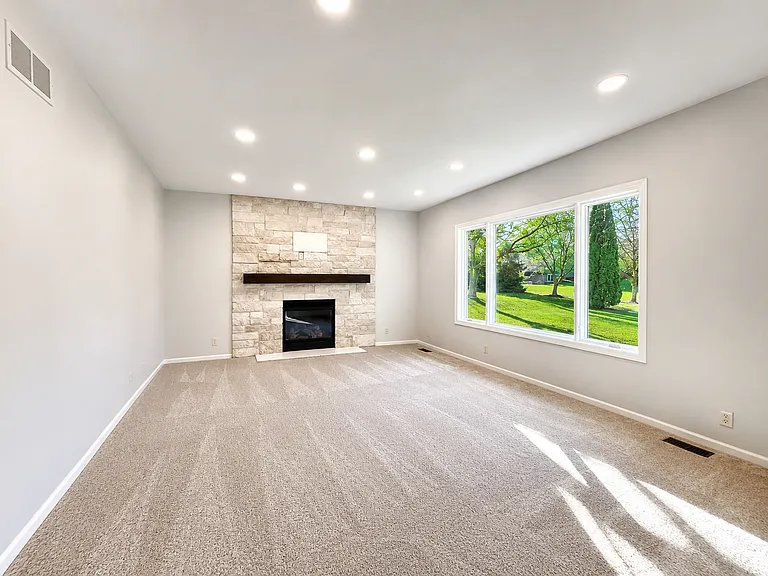 2327 Vavrina Ln — Photo 11