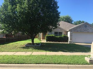 2107 Barton Springs Dr, Corinth, TX 76210