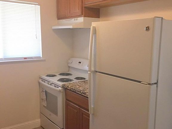 5th image of 1050 Napa St