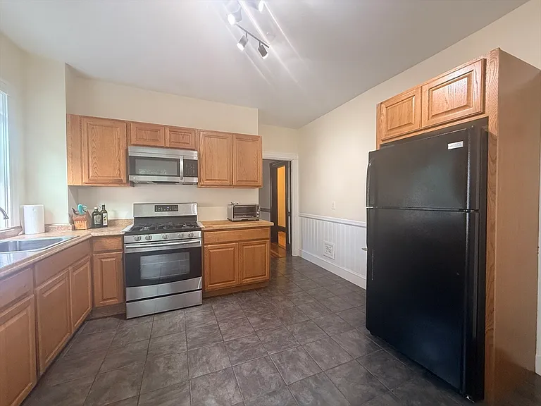 32 Thornton St #2 — Photo 10