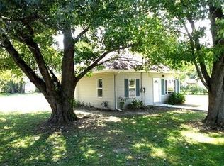 601 W Murray St, Sesser, IL 62884
