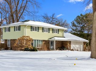 610 Old Orchard Rd, Harvard, IL 60033