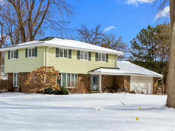 610 Old Orchard Rd, Harvard, IL 60033