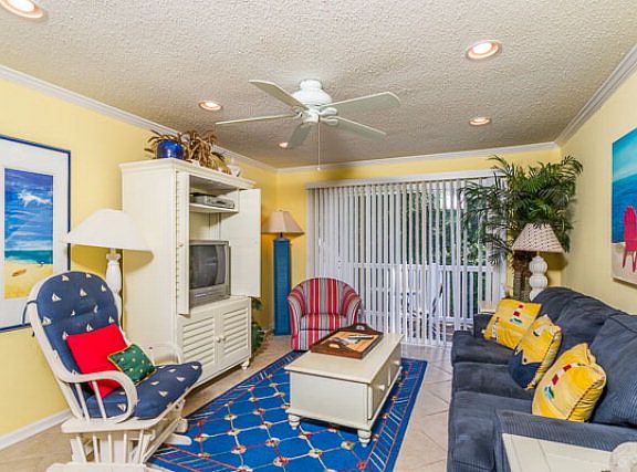 2nd image of 850 Mallery St #14L
