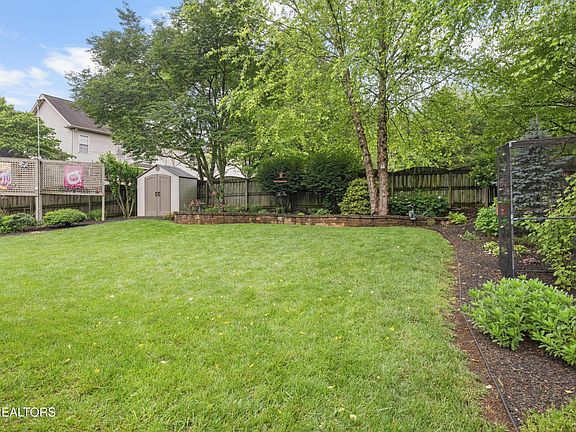 2nd image of 1229 Greatcoat Ln