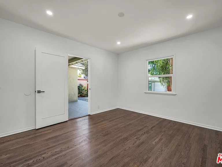 1091 Palm Ter — Photo 25
