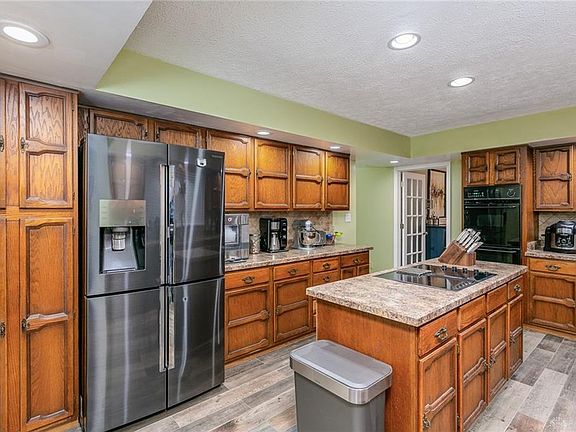 4th image of 4512 Fairlawn Ct