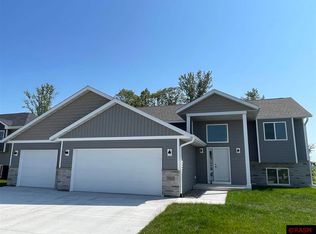 2005 Bluestem Dr, Mankato, MN 56001