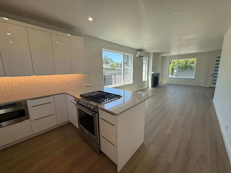 2210 Emerson Dr #1 — Photo 4