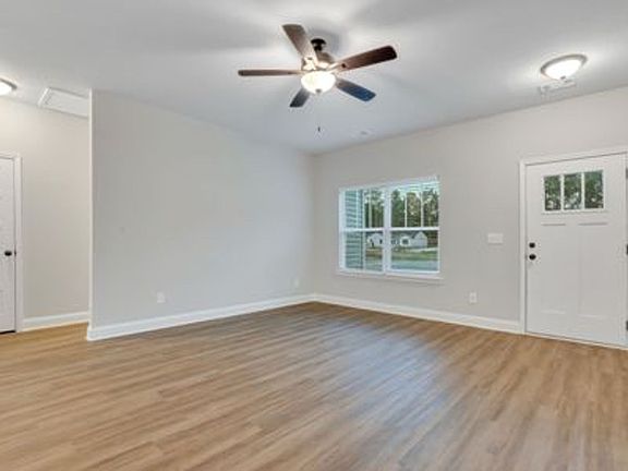 4th image of 120B Smithfield Dr