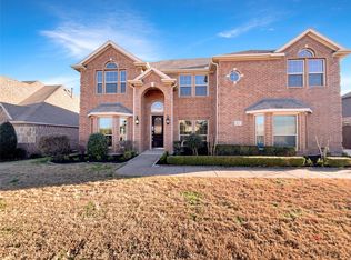 824 Silver Creek Dr, Desoto, TX 75115