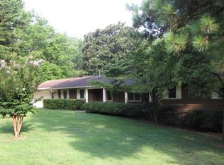 239 Walnut St, Kilmarnock, VA 22482