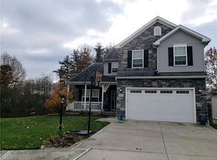 3722 Jasmine Ln, Aurora, OH 44202