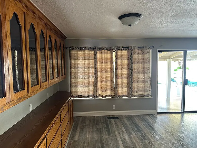 1472 Willow Lake Rd — Photo 6