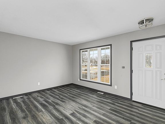 3rd image of 4249 E Douglas Ave