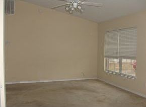 4th image of 462 Marion Oaks Ln