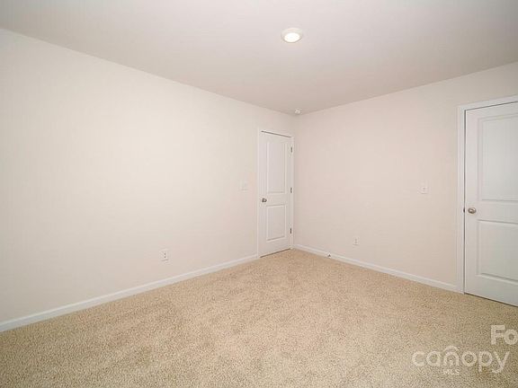 4th image of 5023 Beargrass Dr