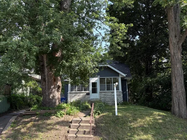 1043 Burns Ave, Saint Paul, MN 55106
