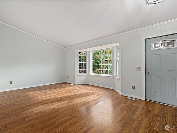 2nd image of 9122 55th Avenue NE