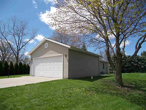 3rd image of 66235 Vegas Ct