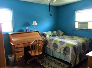 112 S McKinley Ave, Iselin, NJ 08830