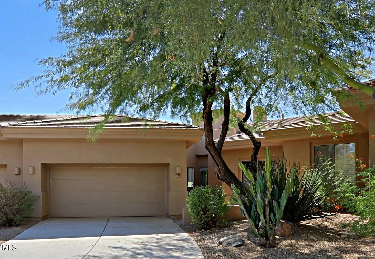 2 bed, 2.0 bath, 1734 sqft, $3,300 — Photo 2