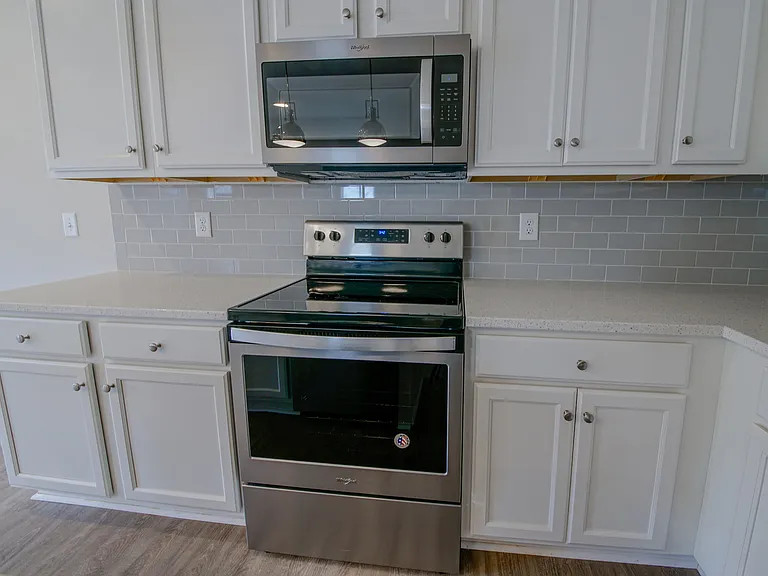 305 Lorien Way — Photo 3