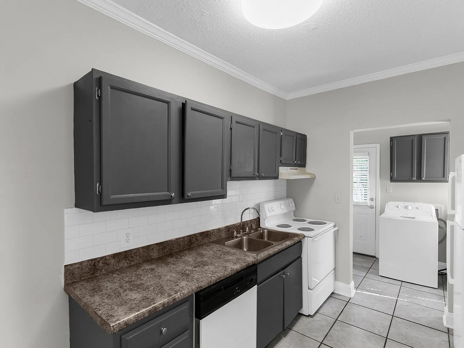 McCormic II Apartments — Photo 1