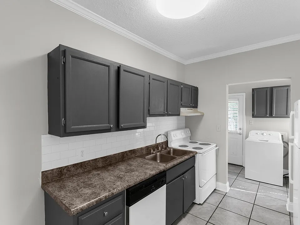 McCormic II Apartments