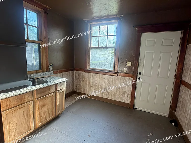 809 Pierce St — Photo 17