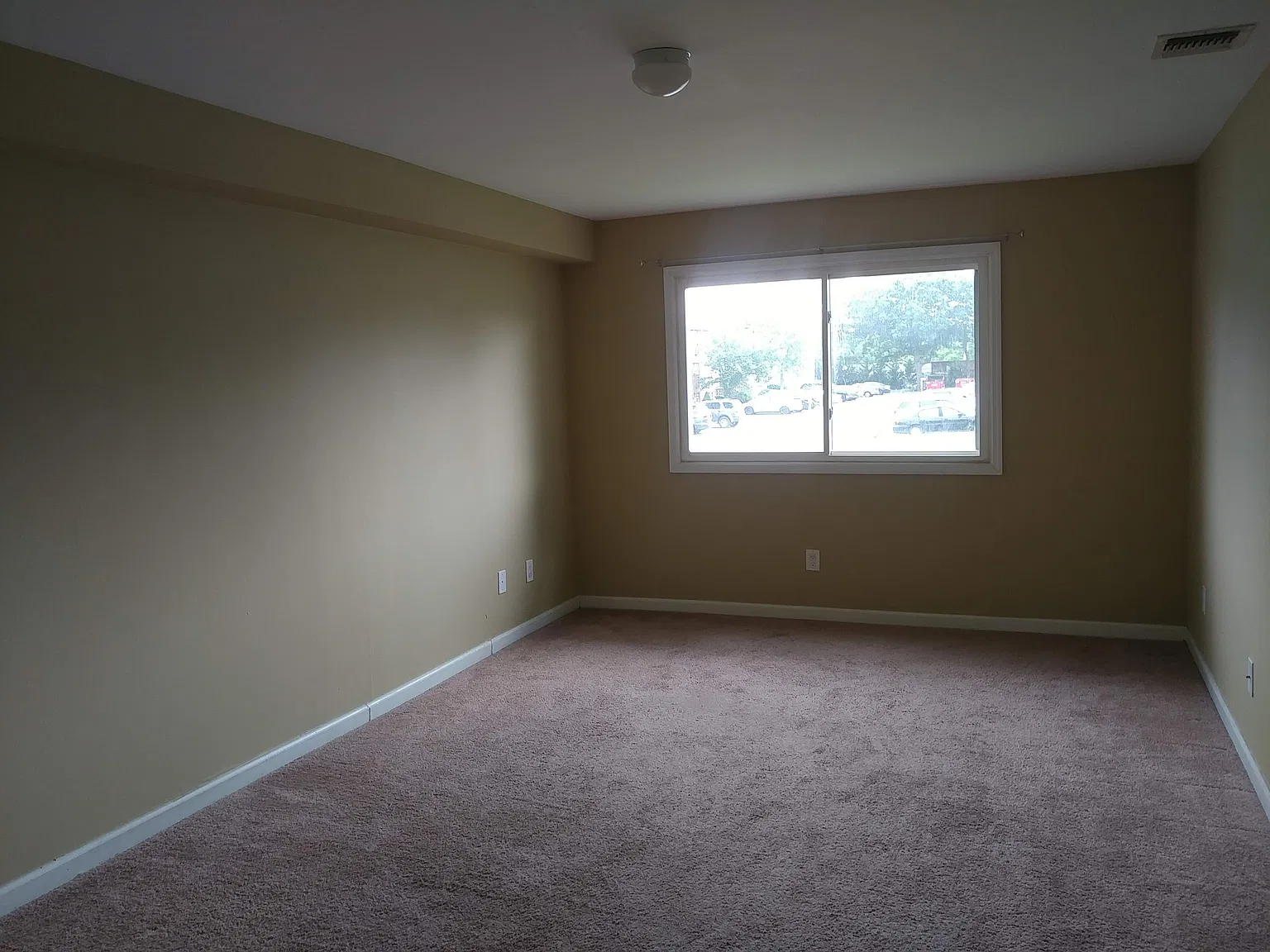 2 bed, 896 sqft, $2,200 — Photo 2