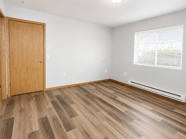 231-241 N Burritt Ave — Photo 11