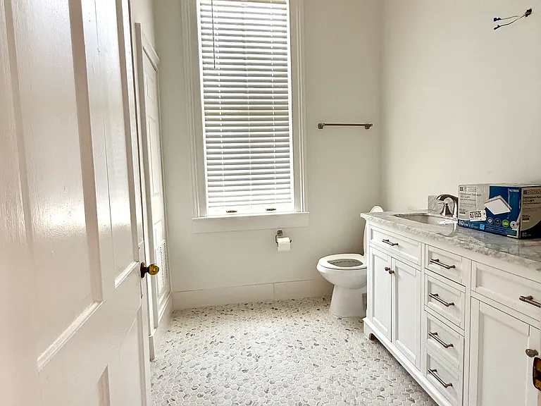 58 Pitt St #B — Photo 27