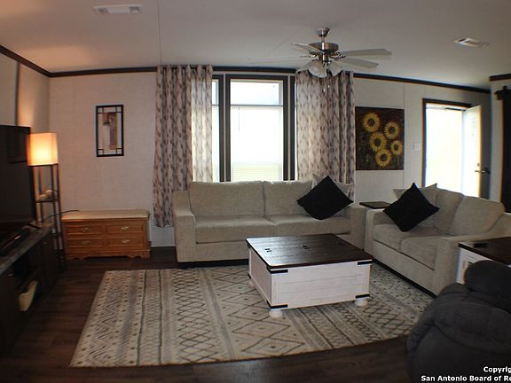 3rd image of 821 E Patricio St