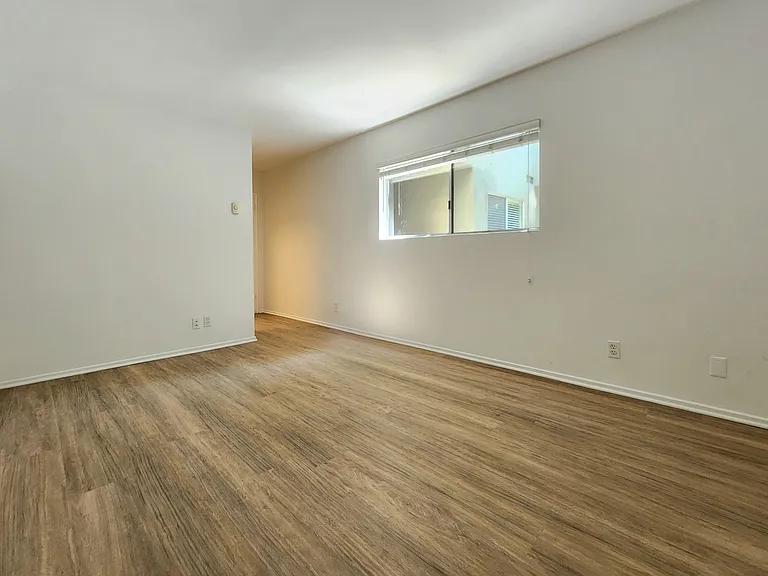 1852 Corinth Ave #5 — Photo 24