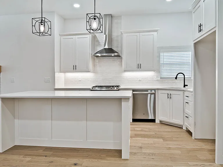 510 W Persimmon St — Photo 17