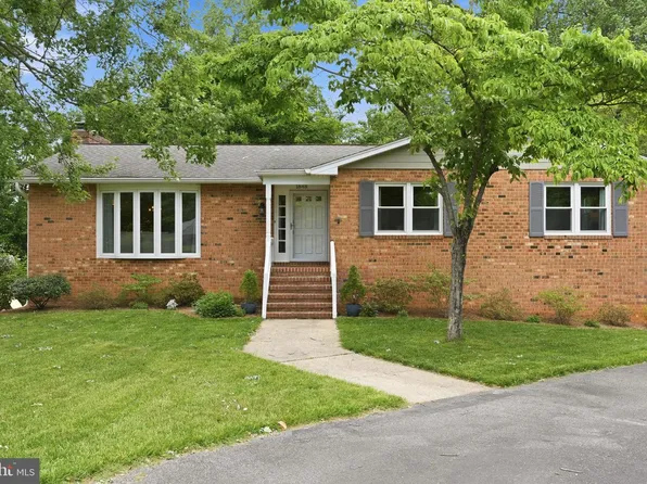 1848 Carriage Dr, Annapolis, MD 21401