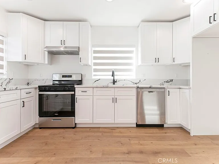 12340 Lull St — Photo 10