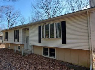 111 Genesis Dr, Milford, PA 18337
