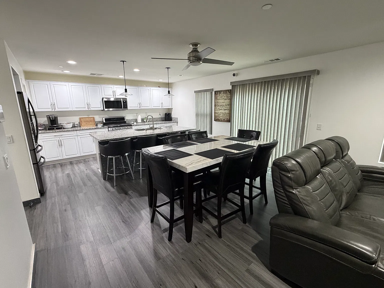 3 bed, 2.5 bath, 1847 sqft, $1,200 — Photo 4