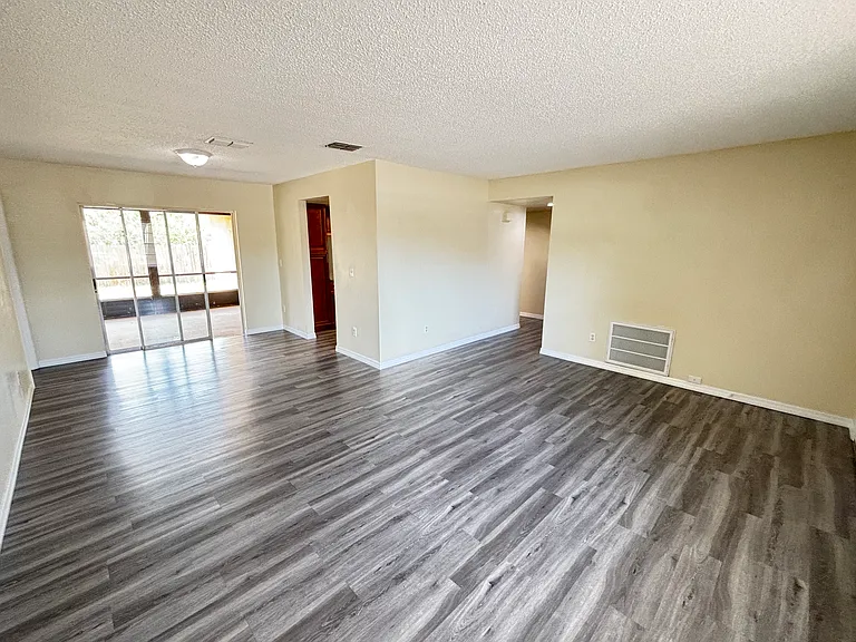 2665 Wildwood Ln — Photo 5