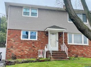 6 Fredericks Ct #1, Elmwood Park, NJ 07407