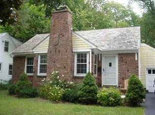 8 Hawthorne Ave, Delmar, NY 12054