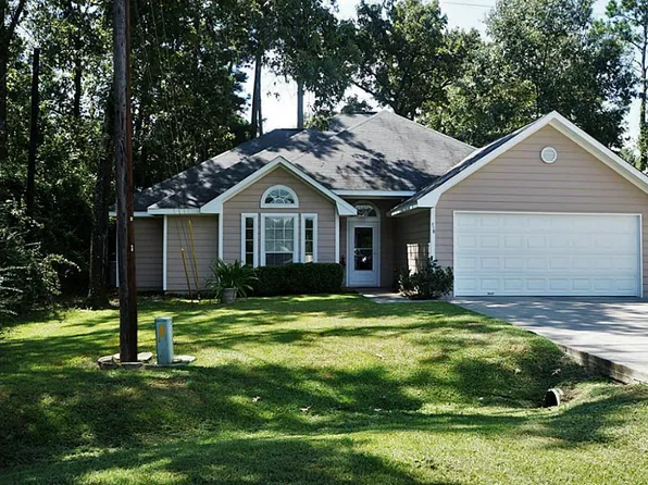 215 Bridgeview Dr, Onalaska, TX 77360