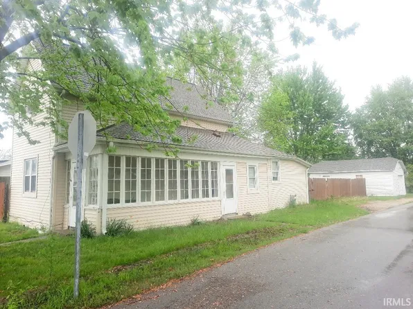 323 E Kickapoo St, Hartford City, IN 47348
