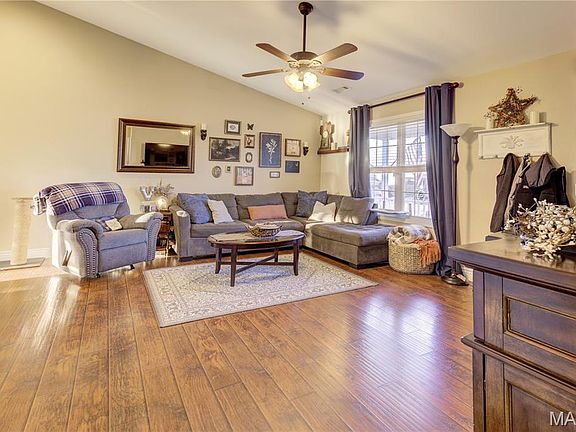 2nd image of 205 Kinder Ave