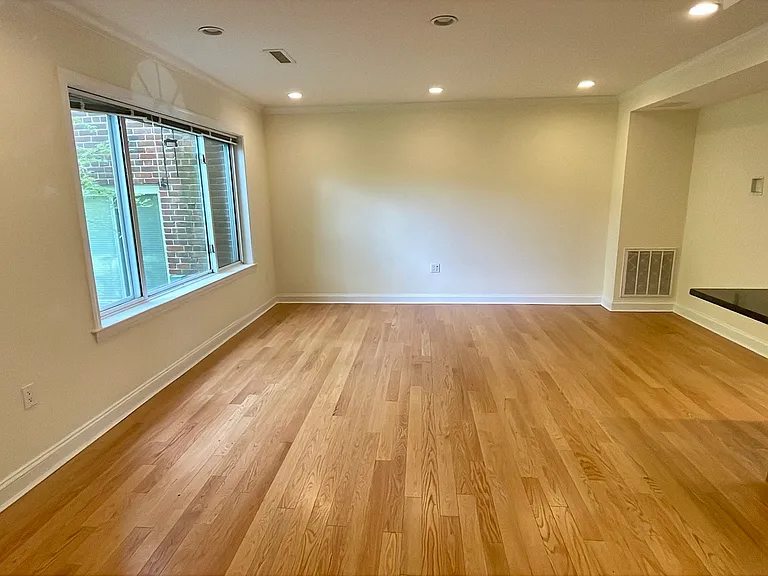 85 Thornton Rd #85 — Photo 10