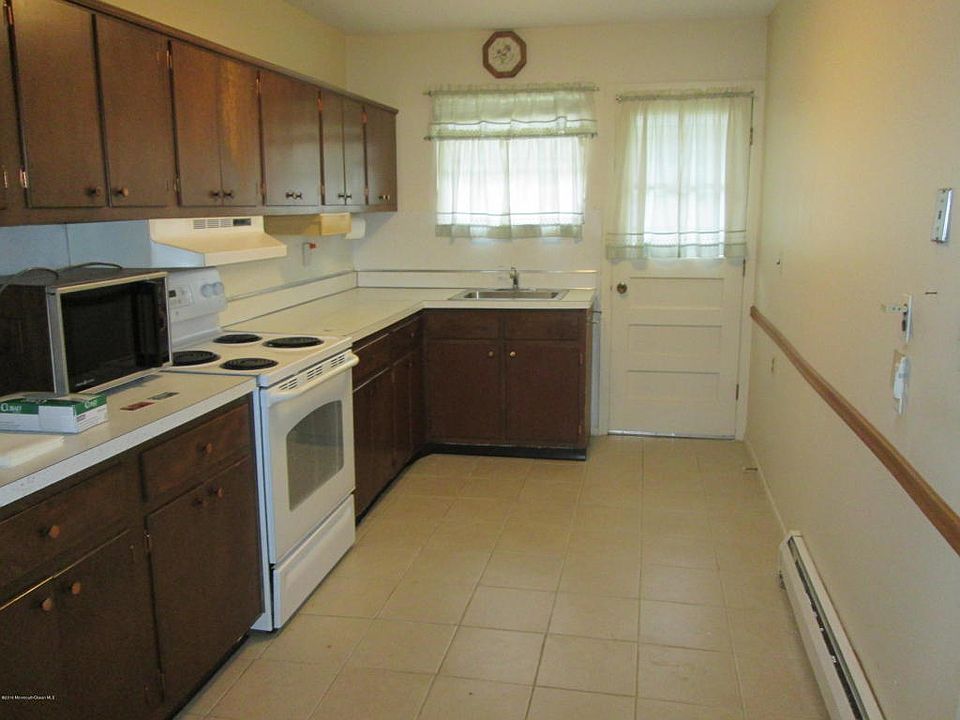 1st image of 2220 Mount Hood Ln